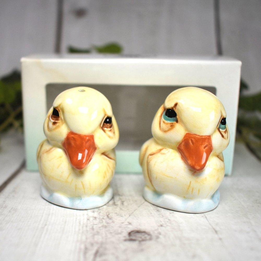 Harmony Ball Pot Bellys Yellow Ducks Salt and Pepper Shakers - Duck Lovers